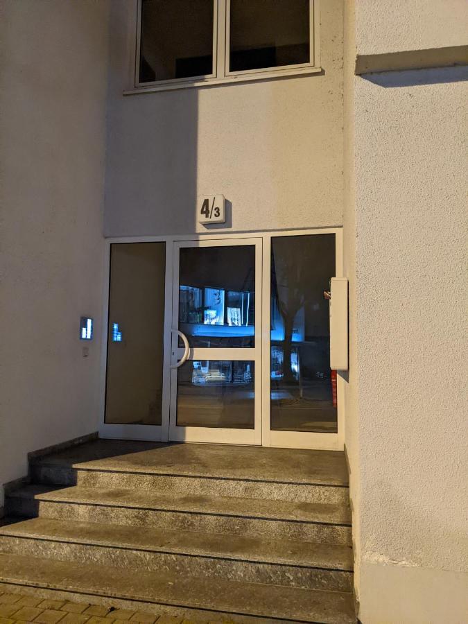 Cozy Apartment With Parking Garage Near Outlet Metzingen  Eksteriør billede